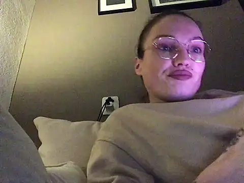 Snapshot of denisestar10 chatting on January 2025 05:24:02 PM denisestar10 online show from January 2025 05:24:02 PM