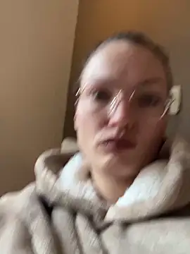 Snapshot of denisestar10 chatting on February 2025 07:50:01 AM denisestar10 online show from February 2025 07:50:01 AM