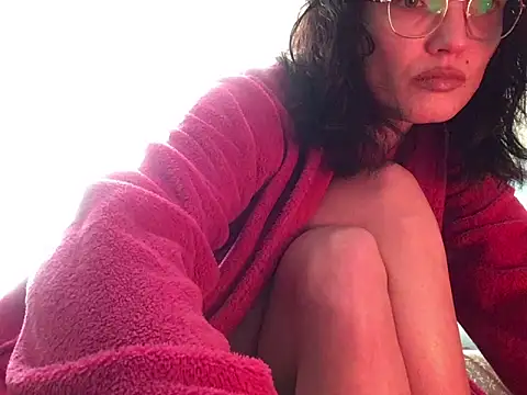 Snapshot of denisestar10 chatting on February 2025 12:52:02 PM denisestar10 online show from February 2025 12:52:02 PM