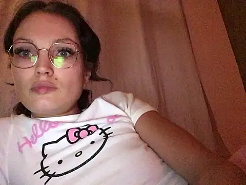 Snapshot of denisestar10 chatting on February 2025 04:58:02 PM denisestar10 online show from February 2025 04:58:02 PM