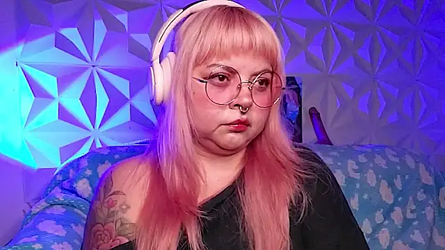 Satyn doll online show from April 2026 12:44:02 AM