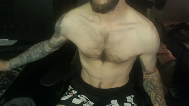 Snapshot of SexxxyLouis chatting on May 2026 07:31:02 PM SexxxyLouis online show from May 2026 07:31:02 PM