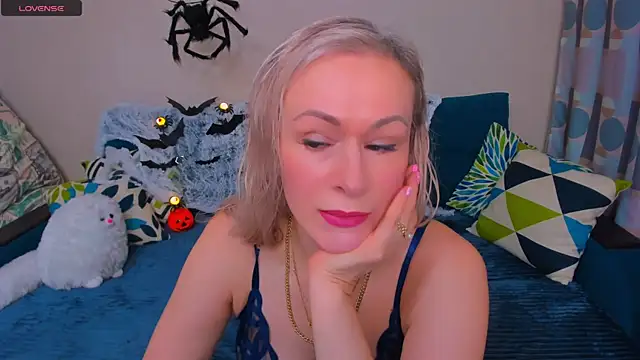 EllenMoore online show from October 2025 03:08:01 AM