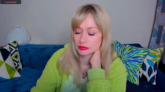 EllenMoore online show from April 2026 03:12:02 AM