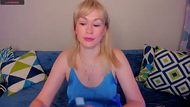 EllenMoore online show from July 2026 03:04:01 AM