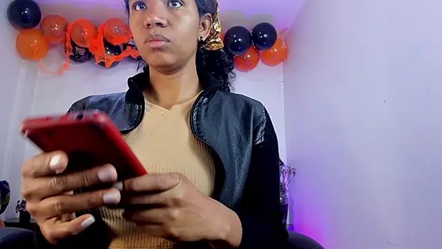 Snapshot of Ellie_Alves chatting on November 2025 01:21:02 PM Ellie Alves online show from November 2025 01:21:02 PM