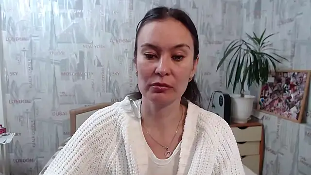 GinaQSoul online show from September 2025 06:08:01 PM