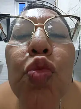 Snapshot of Brenda_Berck_ chatting on June 2026 01:25:01 PM Brenda Berck online show from June 2026 01:25:01 PM