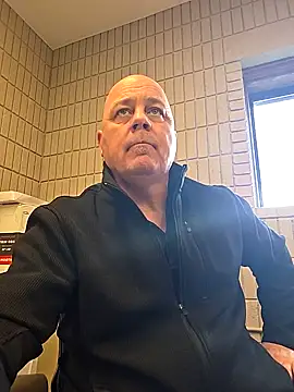 horny4you1 online show from October 2025 06:54:02 PM