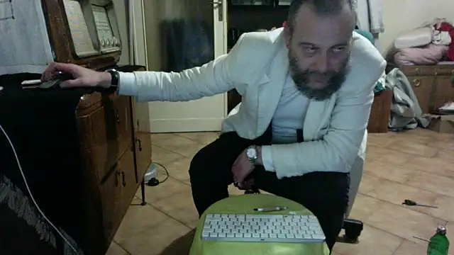 Snapshot of SsdobermannsS chatting on April 2026 02:15:01 AM SsdobermannsS online show from April 2026 02:15:01 AM