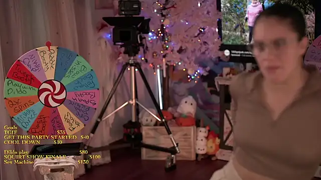 Nikki Torres online show from November 2025 04:10:02 AM