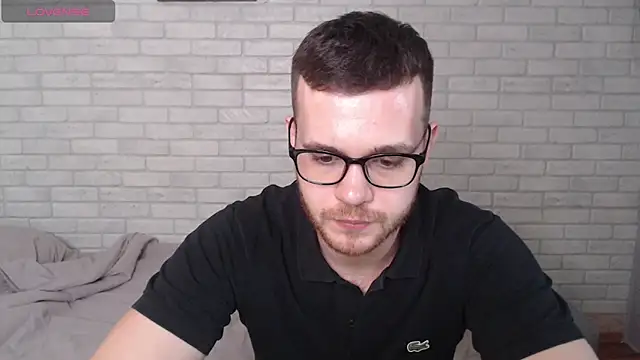Snapshot of Alexxx_horny chatting on May 2026 03:09:02 PM Alexxx horny online show from May 2026 03:09:02 PM