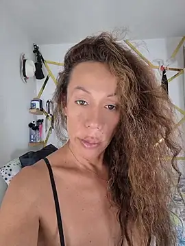 YOURSDEBORA online show from May 2026 10:27:01 PM