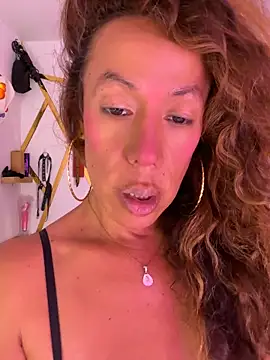 Snapshot of YOURSDEBORA chatting on July 2026 06:31:01 PM YOURSDEBORA online show from July 2026 06:31:01 PM