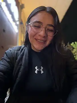 vaneelee online show from April 2026 03:23:02 AM