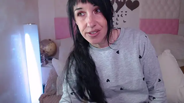 -carla- online show from November 2025 06:13:01 AM