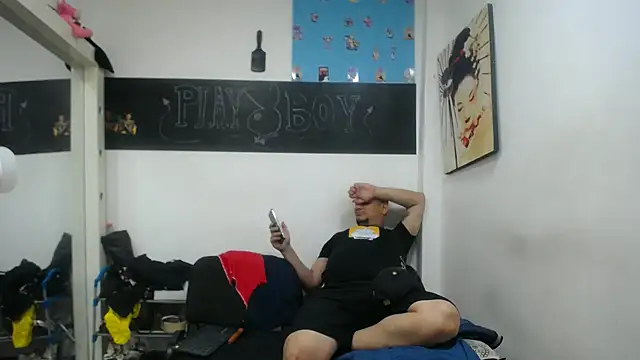 Snapshot of Meloncillo_And_BabyLiss chatting on February 2025 05:19:02 AM Meloncillo And BabyLiss online show from February 2025 05:19:02 AM