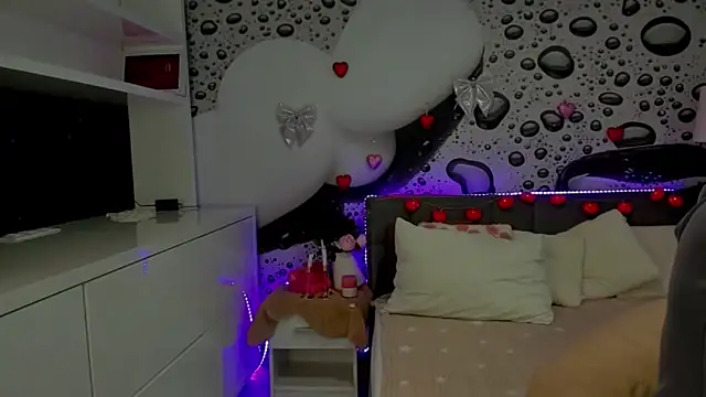 AlmaFancy online show from February 2026 07:29:01 AM