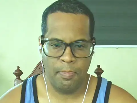 Snapshot of thesugar32 chatting on April 2026 12:21:02 PM thesugar32 online show from April 2026 12:21:02 PM