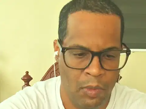 Snapshot of thesugar32 chatting on May 2026 12:53:02 PM thesugar32 online show from May 2026 12:53:02 PM