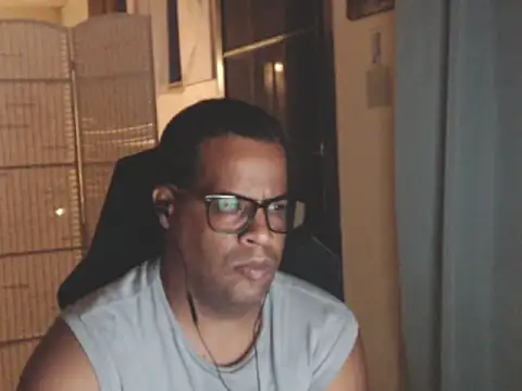 Snapshot of thesugar32 chatting on June 2026 03:18:02 AM thesugar32 online show from June 2026 03:18:02 AM