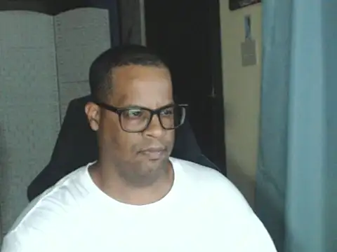 Snapshot of thesugar32 chatting on June 2026 03:42:02 AM thesugar32 online show from June 2026 03:42:02 AM
