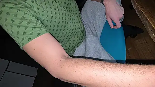 -luckybong- online show from December 2024 10:02:02 PM