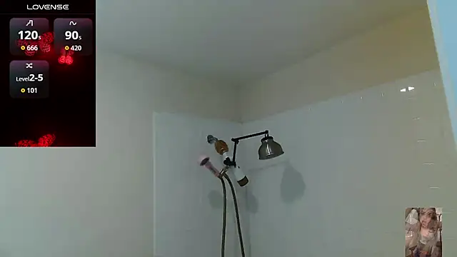 Snapshot of Blondiewithanass chatting on July 2026 11:51:01 PM Blondiewithanass online show from July 2026 11:51:01 PM