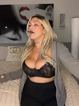 LittleMissEeve online show from October 2025 02:01:02 AM