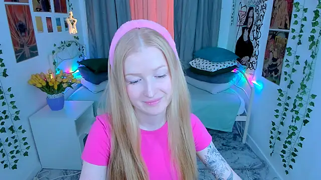 Laly Peach online show from March 2025 03:49:01 PM