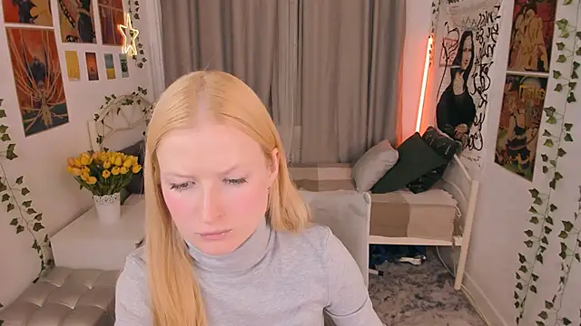 Laly Peach online show from October 2025 04:38:02 PM