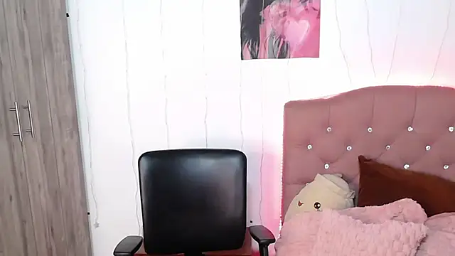 Snapshot of camy_doll chatting on March 2026 12:04:01 AM camy doll online show from March 2026 12:04:01 AM