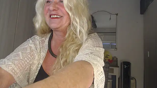 Snapshot of THESensualhorny chatting on February 2025 02:37:02 PM THESensualhorny online show from February 2025 02:37:02 PM