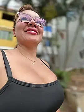 Snapshot of DIANITA_1988 chatting on July 2026 06:00:02 PM DIANITA 1988 online show from July 2026 06:00:02 PM