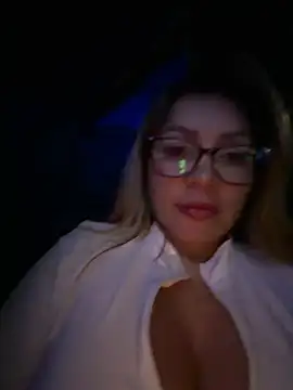 Snapshot of DIANITA_1988 chatting on July 2026 03:09:01 AM DIANITA 1988 online show from July 2026 03:09:01 AM