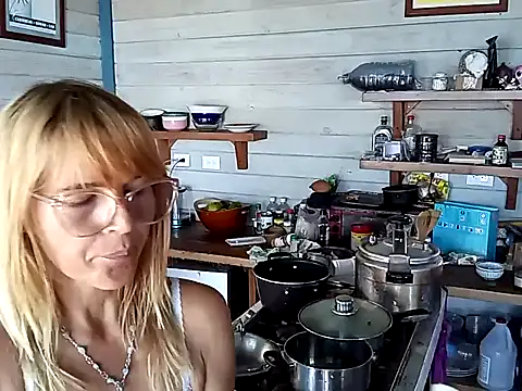 Luna-Natural online show from January 2025 06:51:01 PM