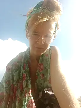 Luna-Natural online show from January 2025 02:13:01 PM