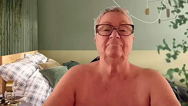 GrannyChrissy68 online show from March 2026 01:27:02 PM