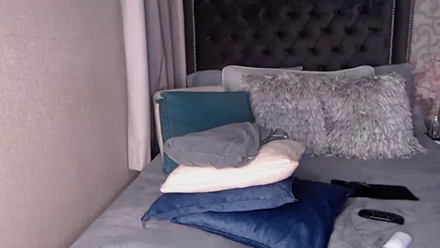 MariiePrice online show from June 2026 03:33:01 AM
