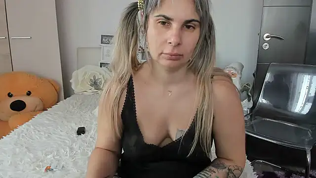 sweetemy4u online show from January 2026 09:03:01 AM