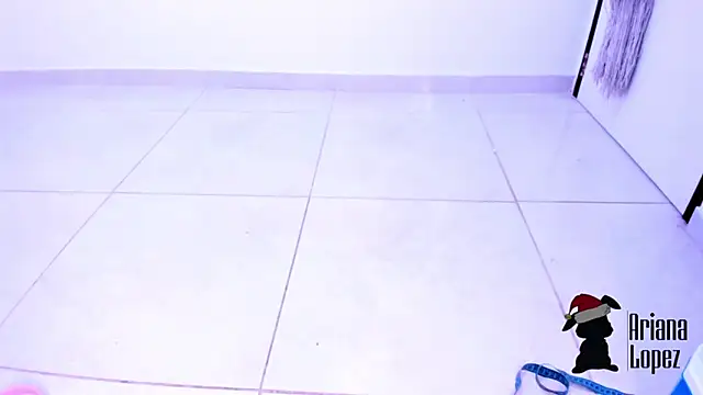 Snapshot of Ariana_lopezz chatting on December 2024 06:37:02 PM Ariana lopezz online show from December 2024 06:37:02 PM