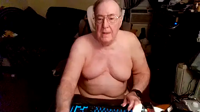 Snapshot of Toastir chatting on October 2025 12:56:02 PM Toastir online show from October 2025 12:56:02 PM