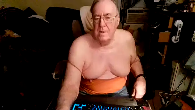 Snapshot of Toastir chatting on October 2025 02:27:02 PM Toastir online show from October 2025 02:27:02 PM