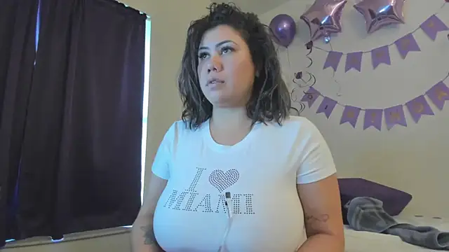 Snapshot of Bigt3ti chatting on June 2026 08:44:02 PM Bigt3ti online show from June 2026 08:44:02 PM