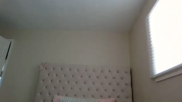 beautylovess online show from December 2025 06:12:01 PM