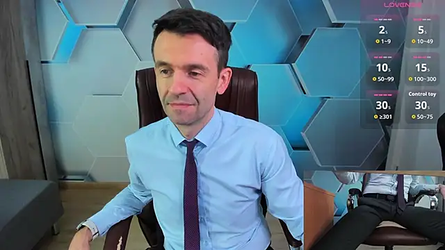 Snapshot of SteveTiger chatting on March 2026 09:32:02 AM SteveTiger online show from March 2026 09:32:02 AM