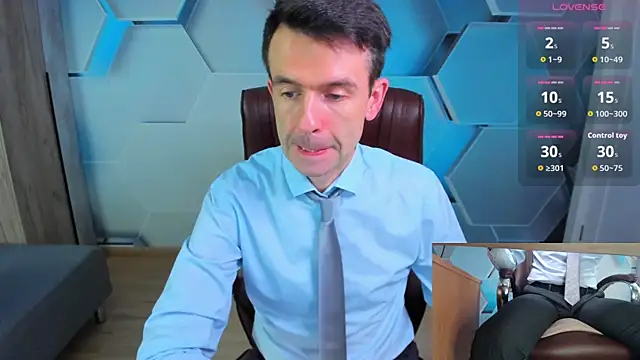 Snapshot of SteveTiger chatting on April 2026 10:27:01 AM SteveTiger online show from April 2026 10:27:01 AM