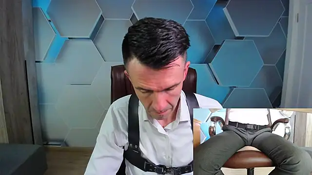 Snapshot of SteveTiger chatting on April 2026 01:27:02 PM SteveTiger online show from April 2026 01:27:02 PM