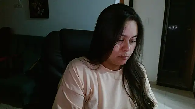 Ixchel Anaid online show from December 2025 01:11:02 AM