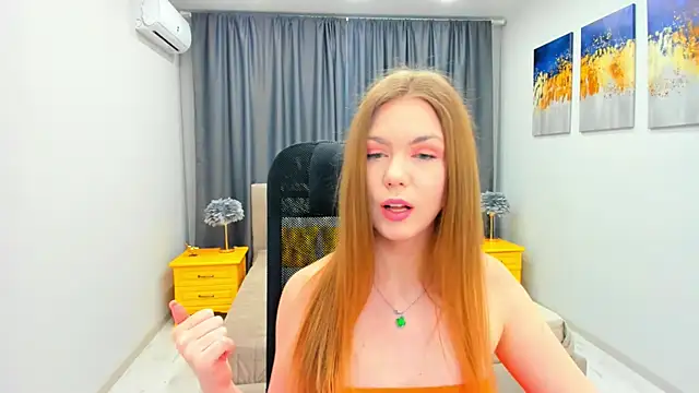 Strawberrye online show from January 2025 12:18:01 PM